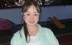 美一小学老师摘口罩朗读传染半个班